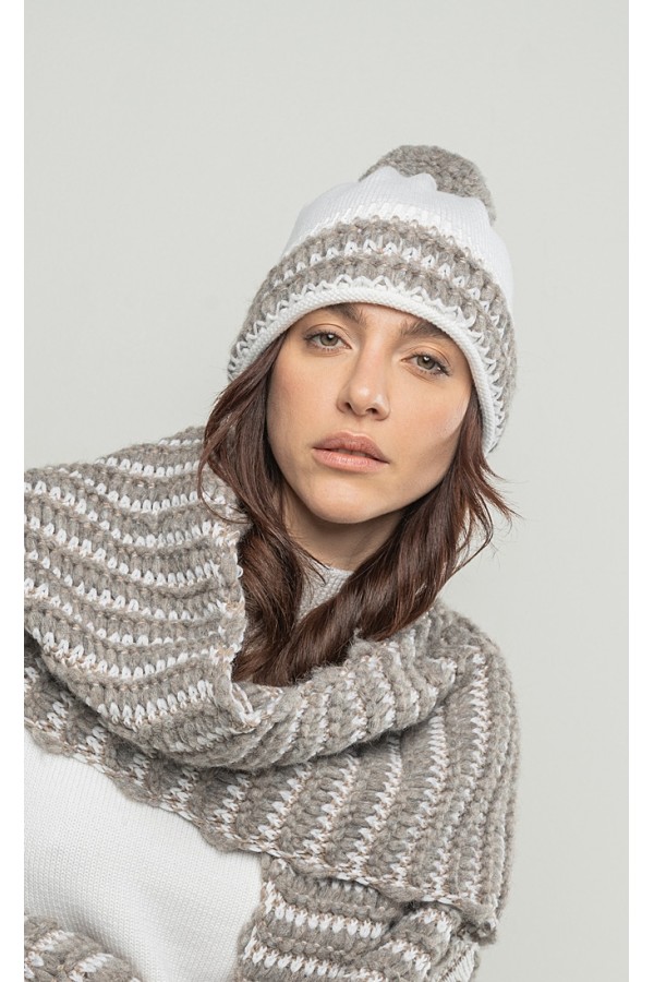 Cappello con risvolto punto maglia