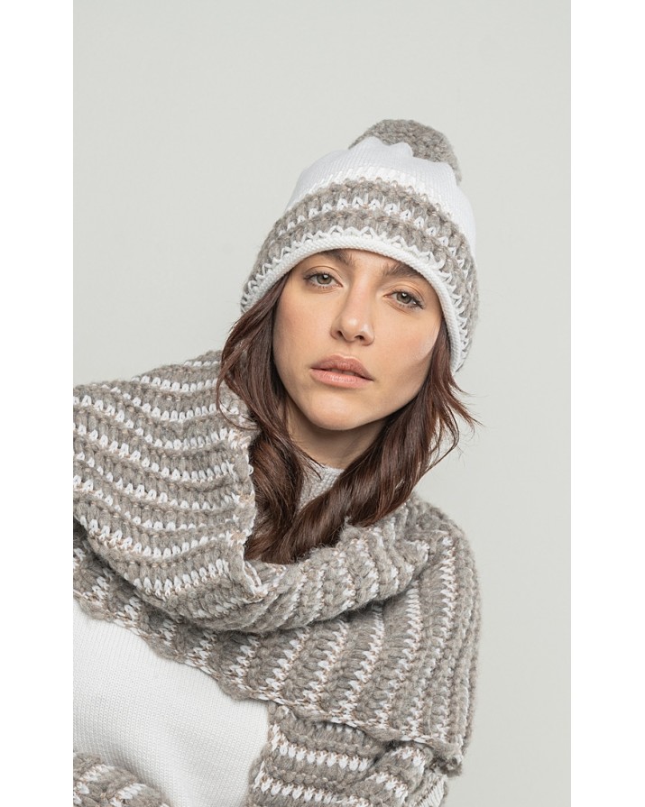 Cappello con risvolto punto maglia