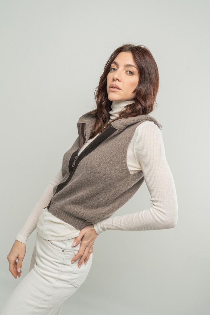 Gilet con cappuccio