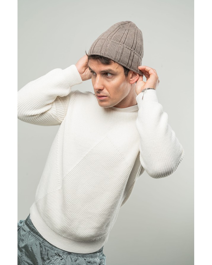 Cappello a coste multiple