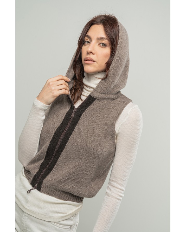 Gilet con cappuccio