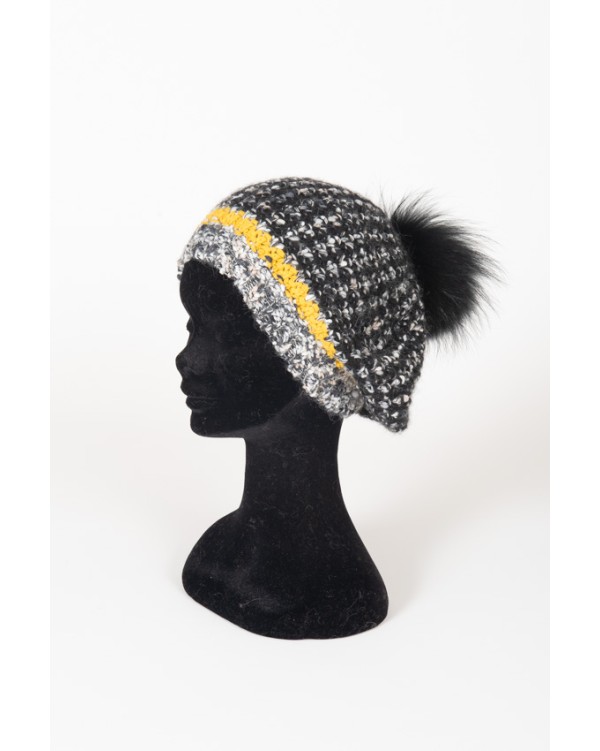  Beret with pompon